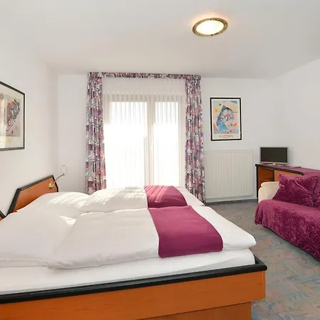 Rhoen-hotel Sonnenhof - Restaurant & Cafe 4*