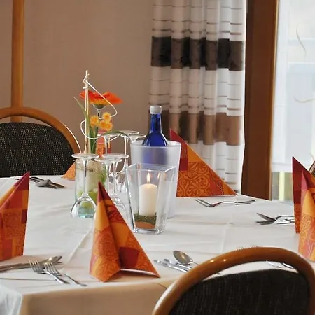Rhoen-hotel Sonnenhof - Restaurant & Cafe Отель 4*